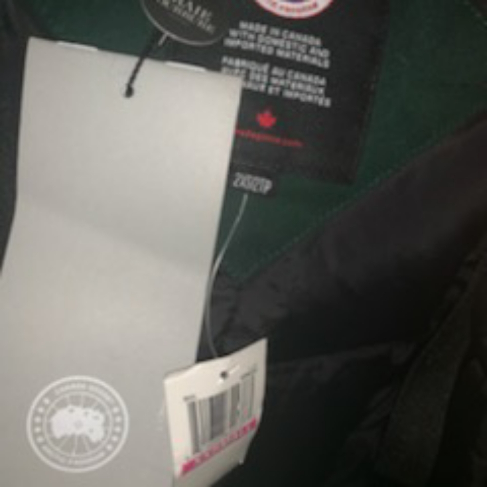 NEW CANADA GOOSE COAT